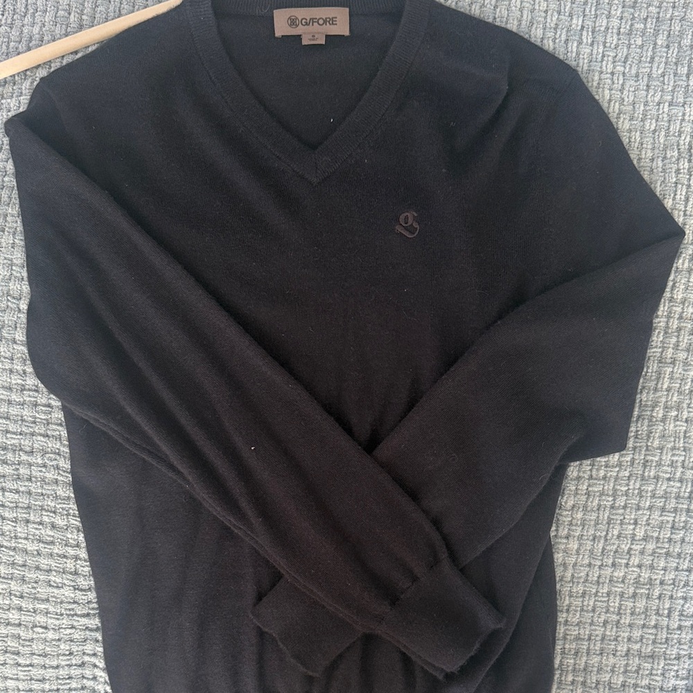 G/FORE Black V‑Neck Men’s Sweater with Subtle Logo